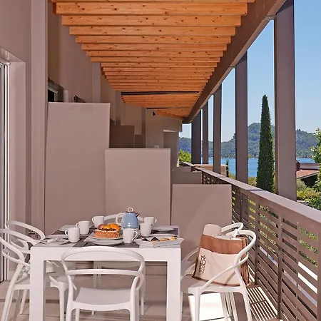 Lamasu Rioverde - Di Garda אתר נופש 4*